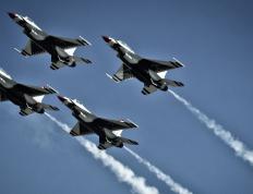 开云体育平台APP-统治与速度，巴萨的高压足球与C罗的赛道征服