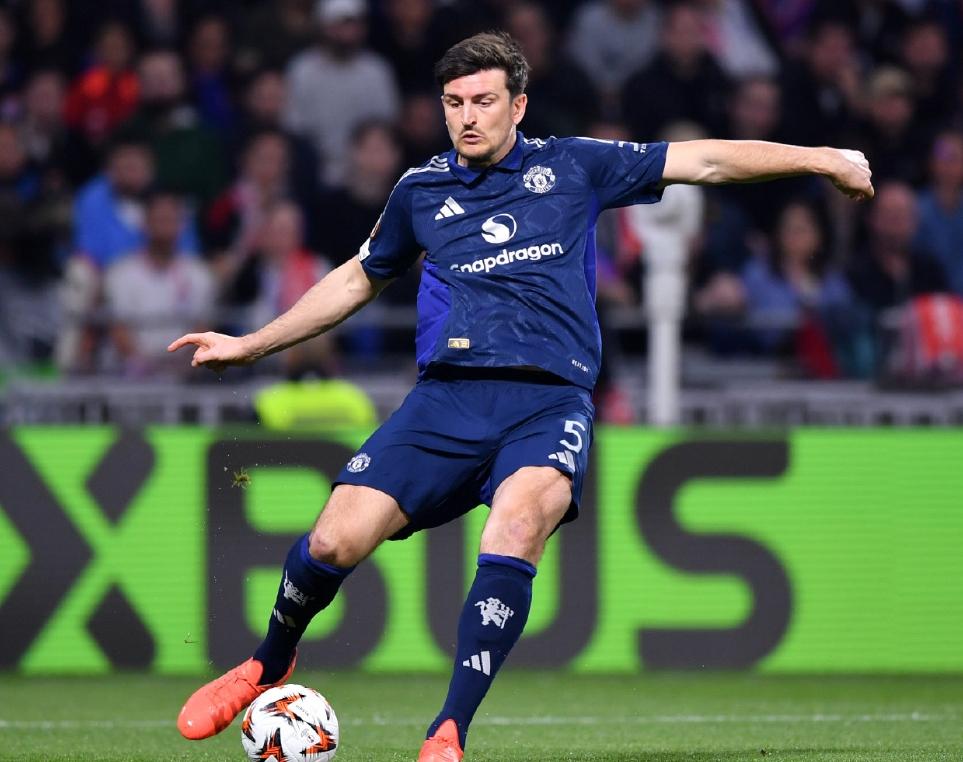 开云平台-切尔西客场逆转获胜，豪取三分