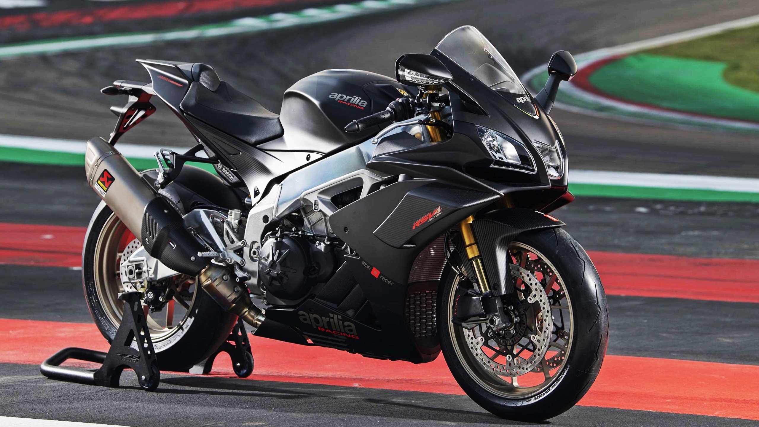 开云体育在线-绝境逢生！中国压哨击败加拿大，伊布在世界排名争夺战接管比赛