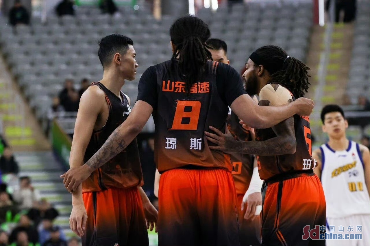 开云APP-广厦队险胜山西队，恩比德关键制胜